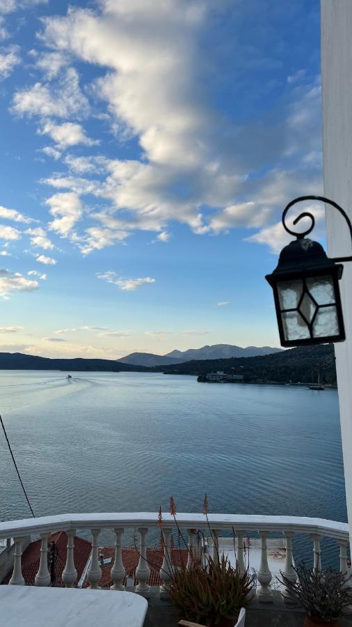 Kasteli Suite Poros Town Exterior foto