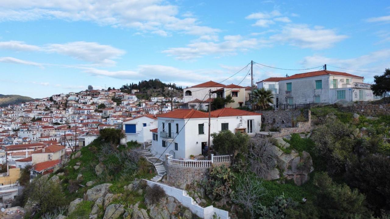 Kasteli Suite Poros Town Exterior foto